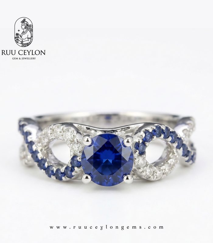 Blue-Sapphire-with-Moissanites