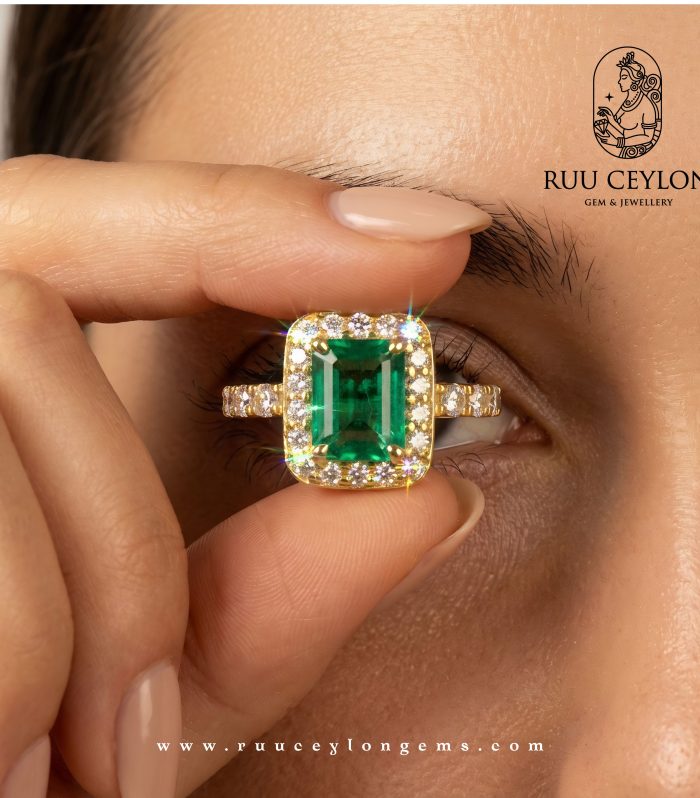 Emerald ring with moissanites (1)